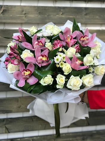 Букет цветов из: Розы и Хризантемы в Лукино