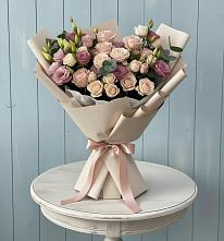 Букет цветов из:  Розы и Лизиантусы в Лукино
