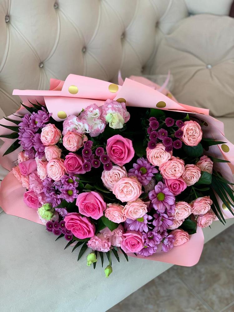 Букет цветов из: Хризантемы, Розы и Лизиантусы в Лукино