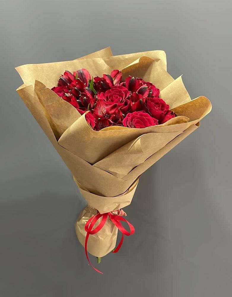 Букет цветов из: Альстромерии и Розы в Лукино