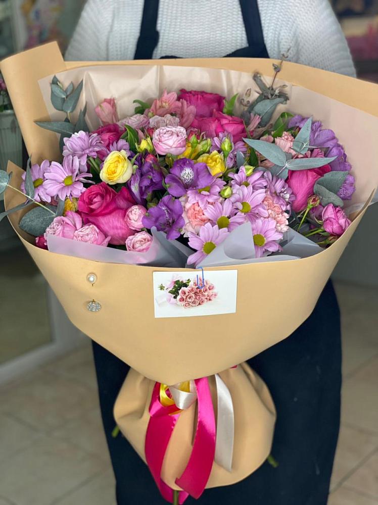 Букет цветов из: Хризантемы, Гвоздики и Альстромерии в Лукино