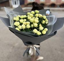 Букет Белые кустовые розы Солинеро в Лукино
