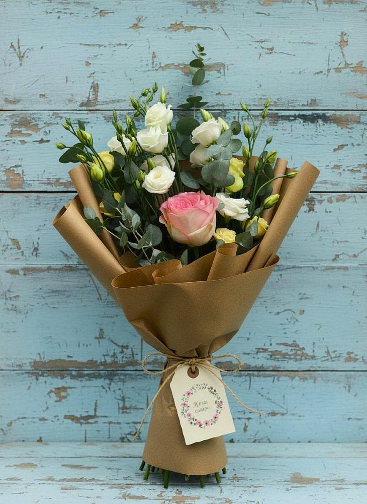 Букет цветов из: Розы и Лизиантусы в Лукино