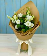 Букет цветов из:  Хризантемы и Лизиантусы в Лукино