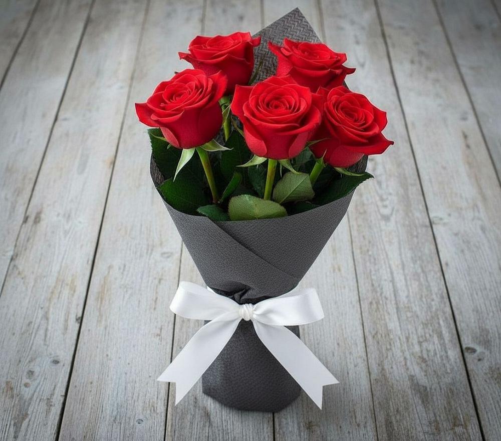 Букет 5 Красных роз Эдлесс Лав в Лукино