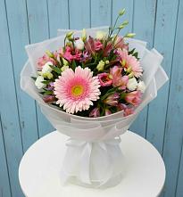 Букет цветов из:  Герберы, Альстромерии и Лизиантусы в Лукино