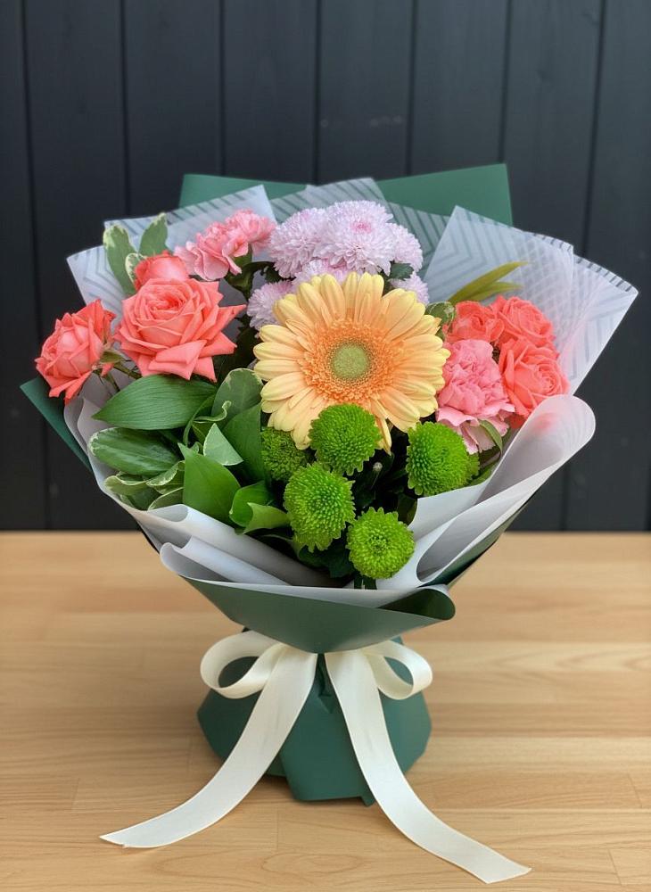 Букет цветов из: Гвоздики, Розы, Герберы и Хризантемы в Лукино